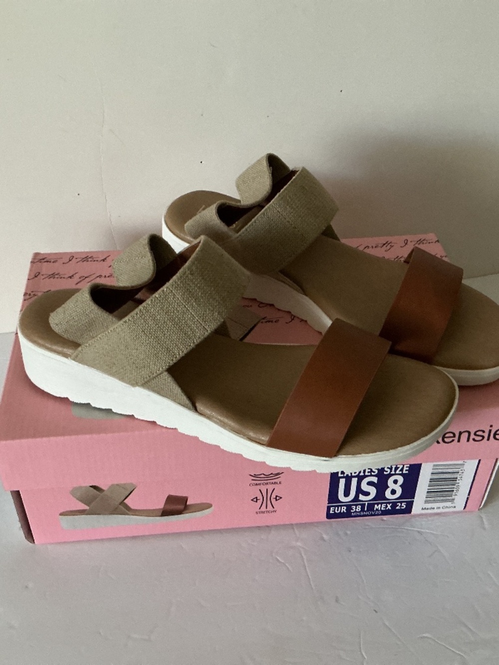 Kensie Tan Sandal size 8. EUC